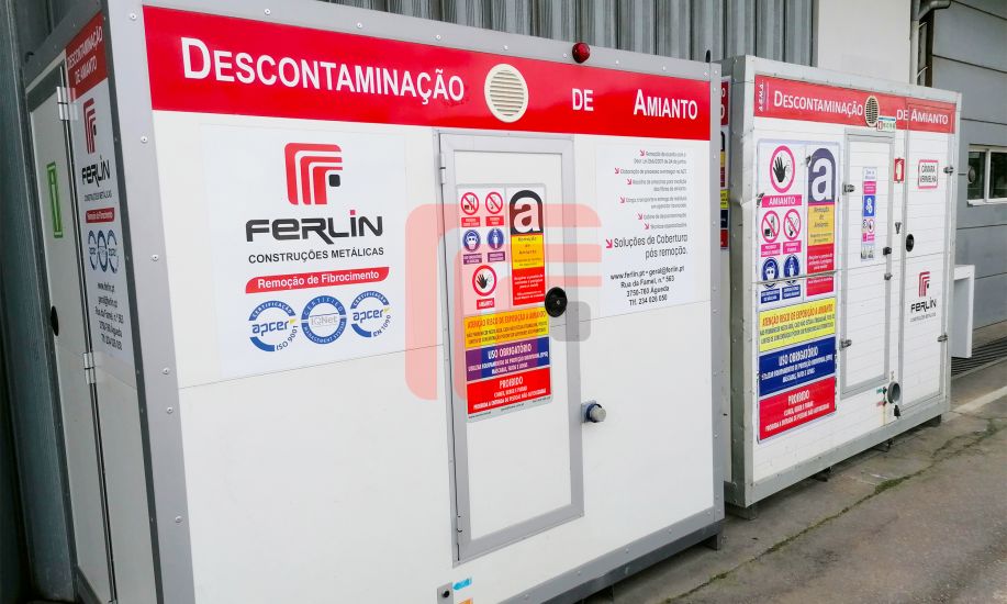 Équipes et cabines de décontamination